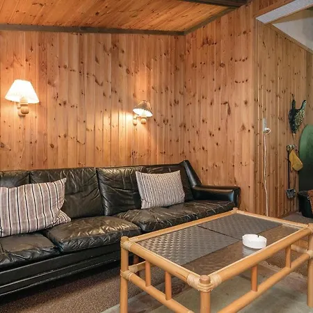 Three-bedroom Holiday In Hadsund Odde